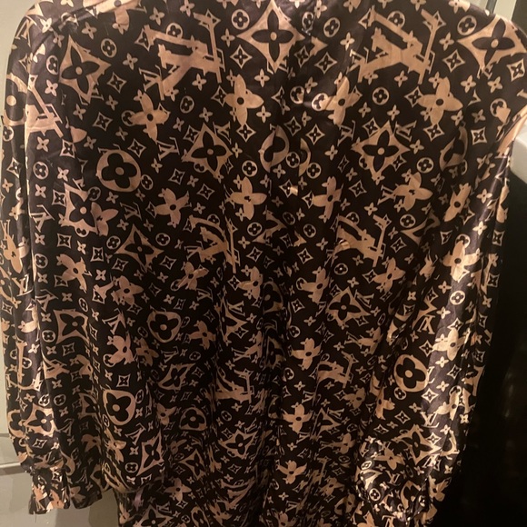Louis Vuitton LV Designer button down top silk style monogrammed shirt size XL - Picture 13 of 16